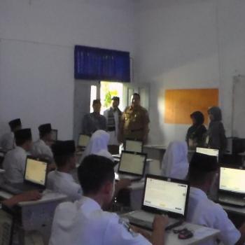 Monitoring Walikota Pelaksanaan UNBK SMA